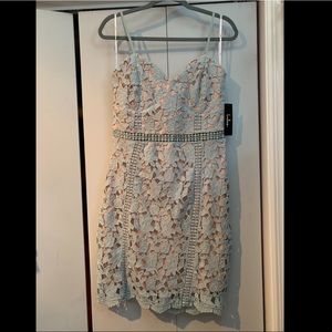 Lulu’s lace dress - NEVER worn - tags still on!